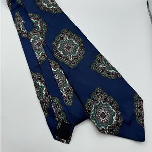 Europeennes silk tie
